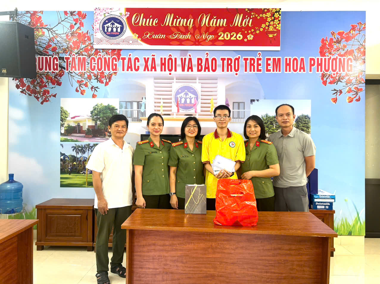 CBCS Phòng An ninh chính trị nội bộ: Trao yêu thương để nhận niềm vui và hạnh phúc.